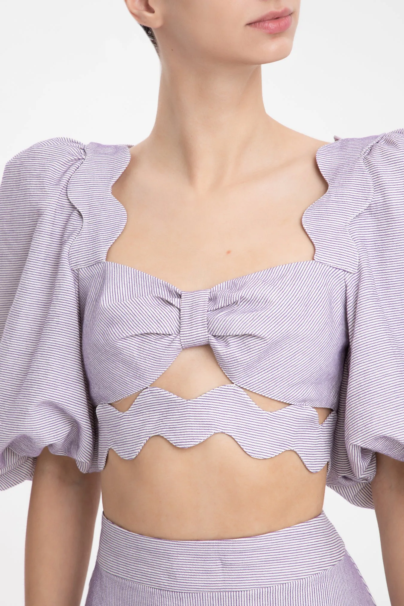 Moves Puff-Sleeved Cropped Blouse