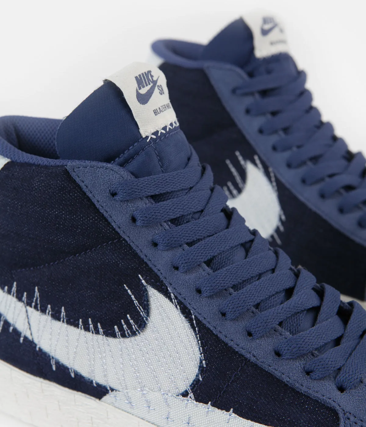 Nike SB Blazer Mid Premium Shoes - Mystic Navy / Sail - Sail - Gum Light Brown