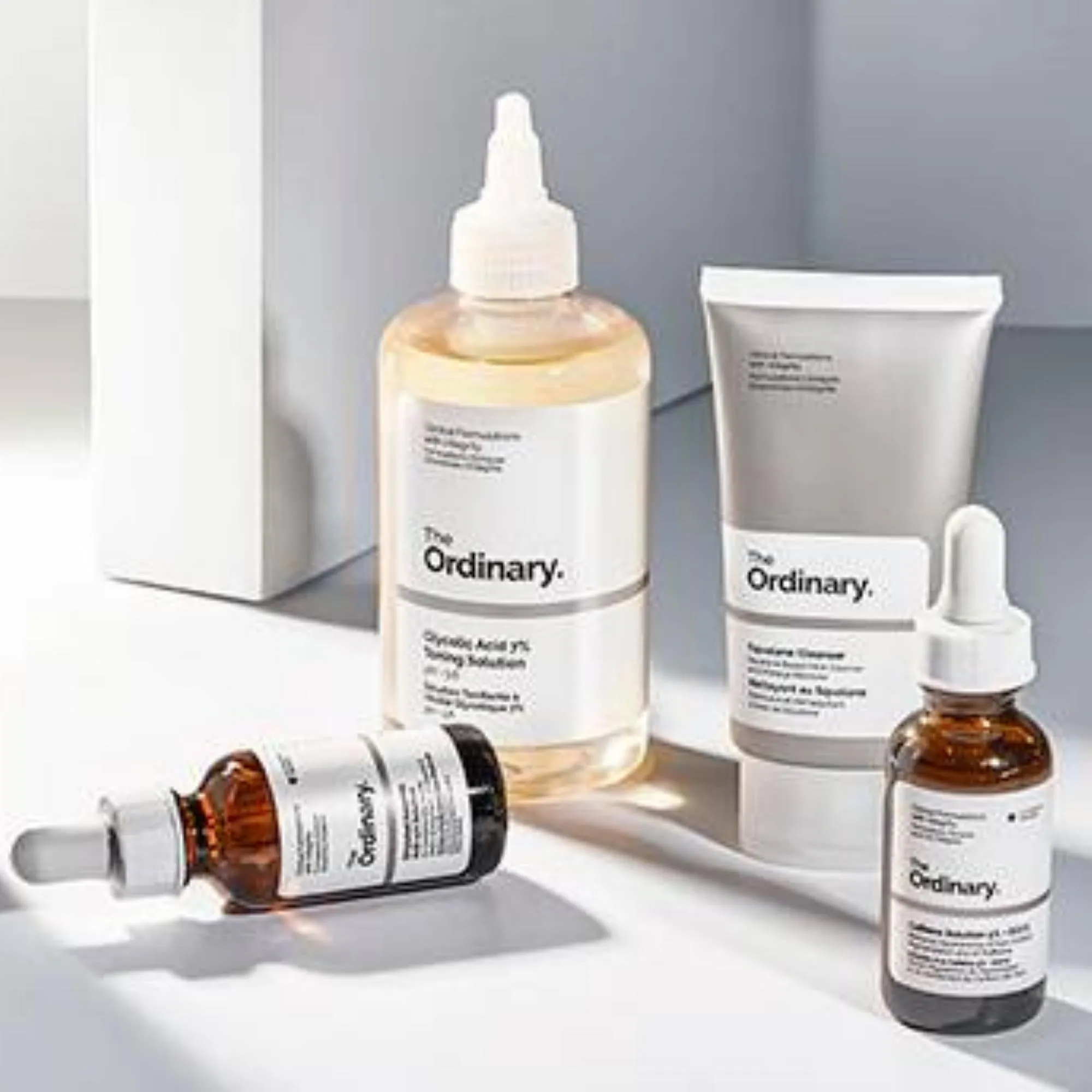 THE ORDINARY

THE BRIGHT SET